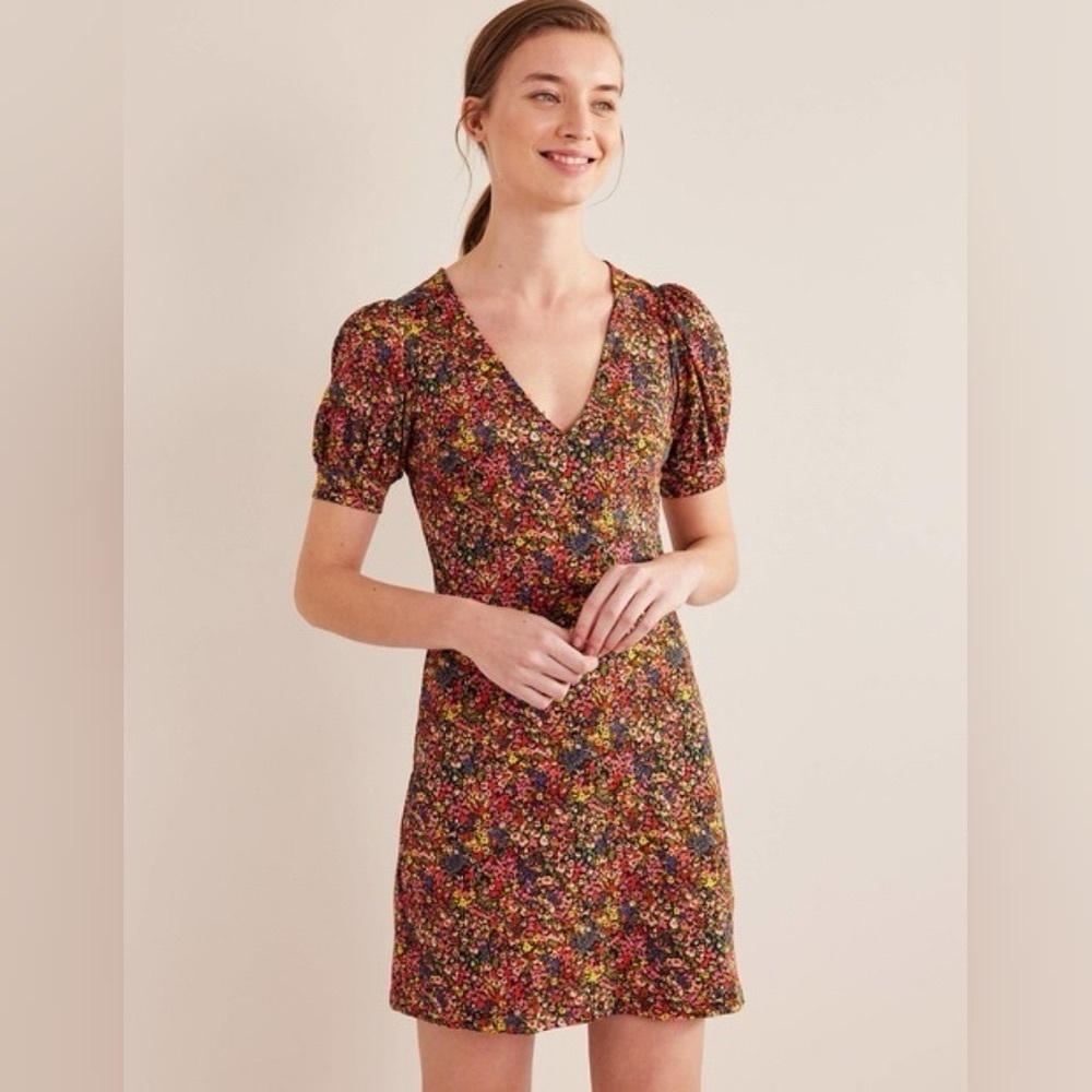 BODEN Floral V-Neck Short Sleeve Dress in Multi-Color